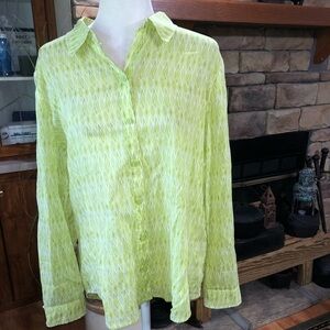 CHICOS SIZE 2 SIZE LARGE LIME GREEN BUTTON UP LING SLEEVE BLOUSE LIGHTWEIGHT